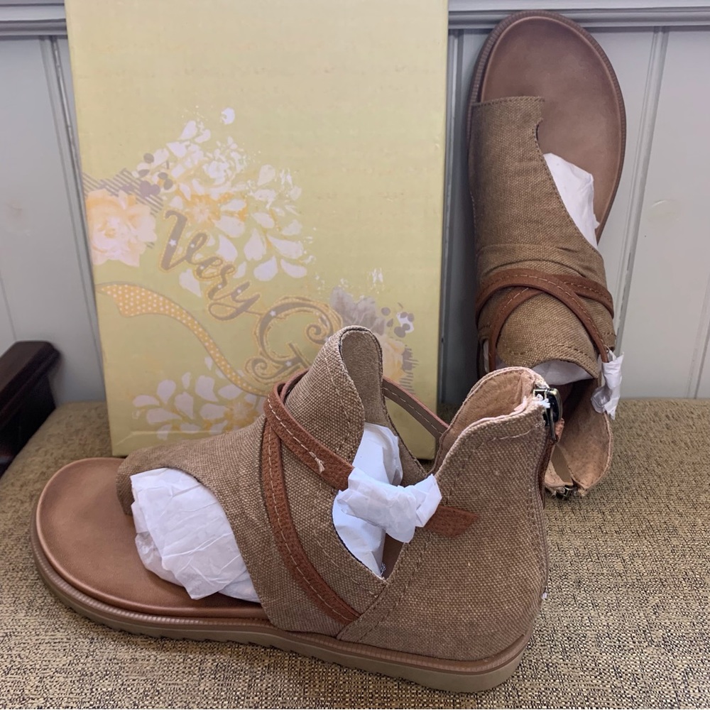 BOUTIQUE Tan Denim Sandal Zipper Back Faux Leather Wrap Summer Shoe 7.5